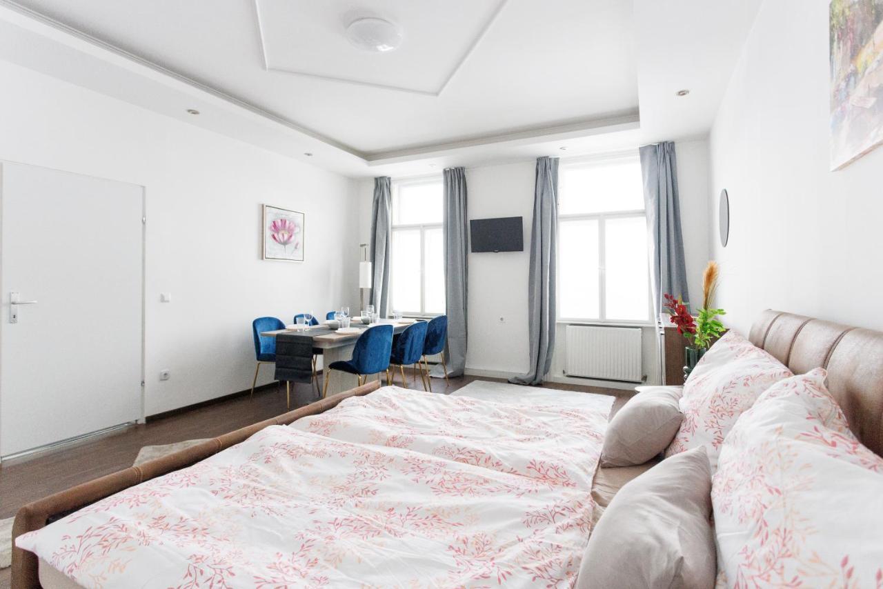 Central, Modern, Big Apartment Вена Экстерьер фото