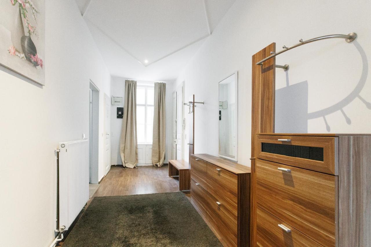 Central, Modern, Big Apartment Вена Экстерьер фото